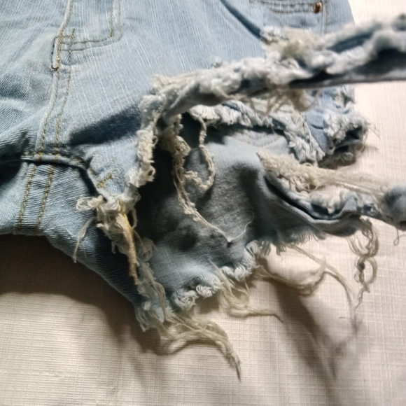 🦋 Denim Ripped Distressed Shorts Size M - Picture 5 of 12